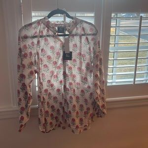 Pretty 100% cotton buttoned blouse